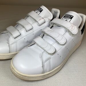 Adidas Stan Smith sneakers Mens 8 White with triple hook & loop closure
